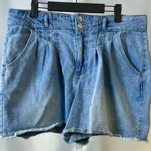 Wild Fable Highest Rise A-line Pleated Medium Wash Denim Shorts 4” Inseam Sz 16‎